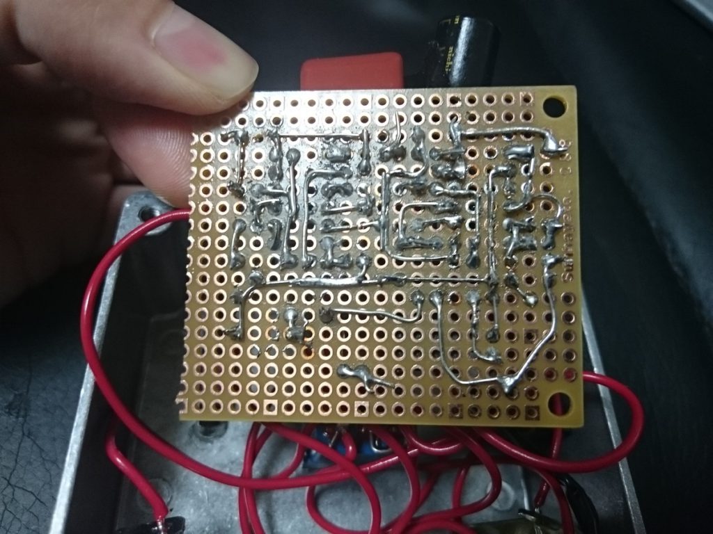 自作エフェクターの基板裏面